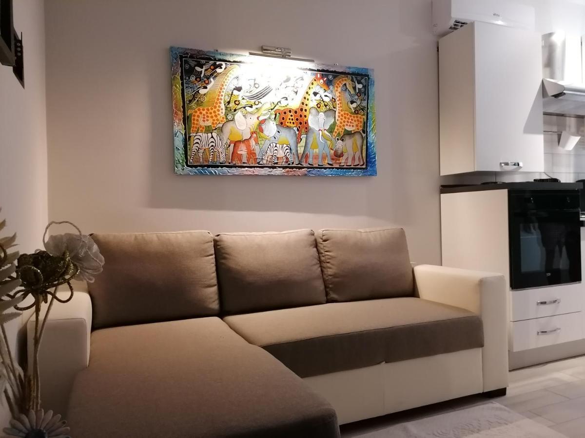 Al Bajah Loft Monovano Con Requisiti Hotel Taormina Luaran gambar