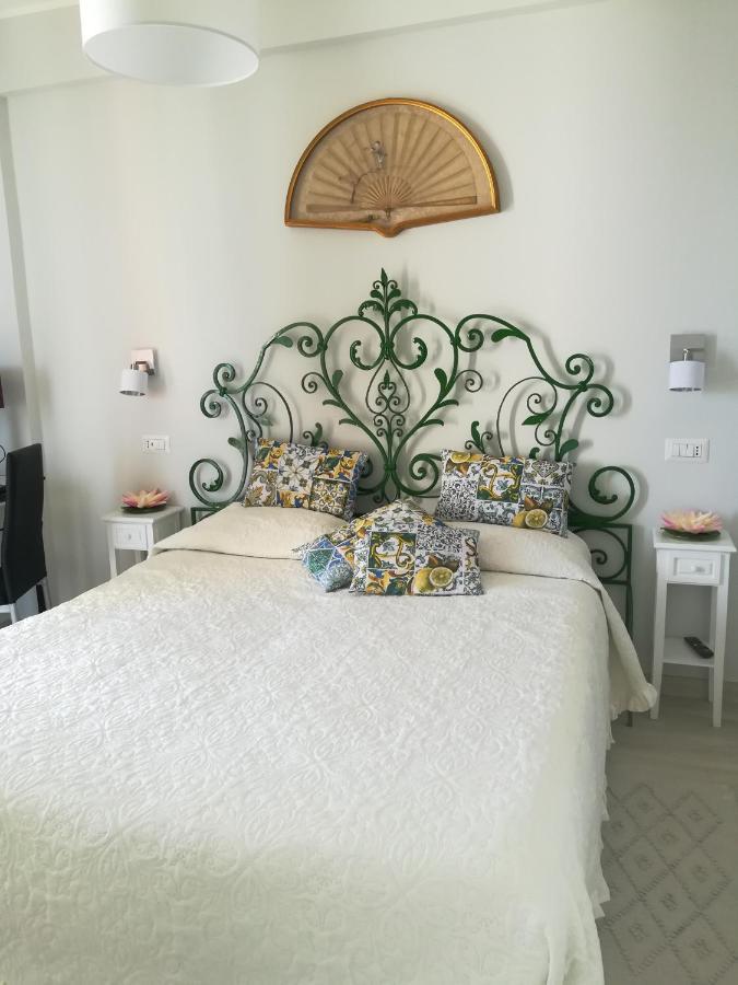Al Bajah Loft Monovano Con Requisiti Hotel Taormina Luaran gambar