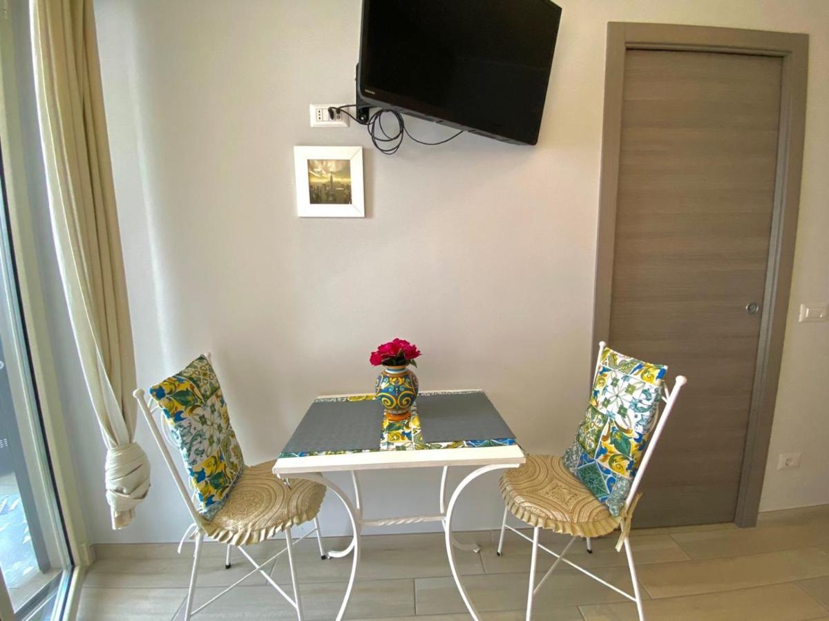 Al Bajah Loft Monovano Con Requisiti Hotel Taormina Luaran gambar